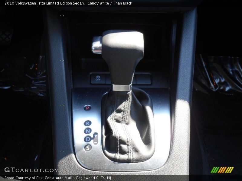 Candy White / Titan Black 2010 Volkswagen Jetta Limited Edition Sedan
