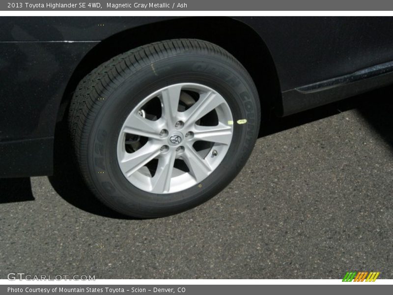 Magnetic Gray Metallic / Ash 2013 Toyota Highlander SE 4WD