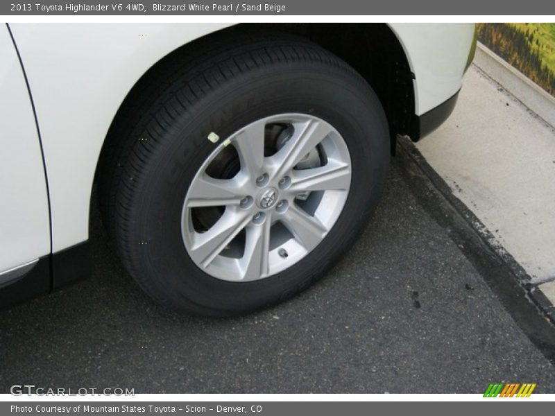 Blizzard White Pearl / Sand Beige 2013 Toyota Highlander V6 4WD