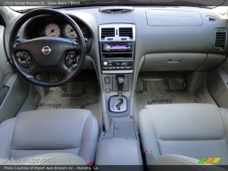 Super Black / Blond 2003 Nissan Maxima SE