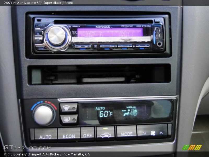 Super Black / Blond 2003 Nissan Maxima SE