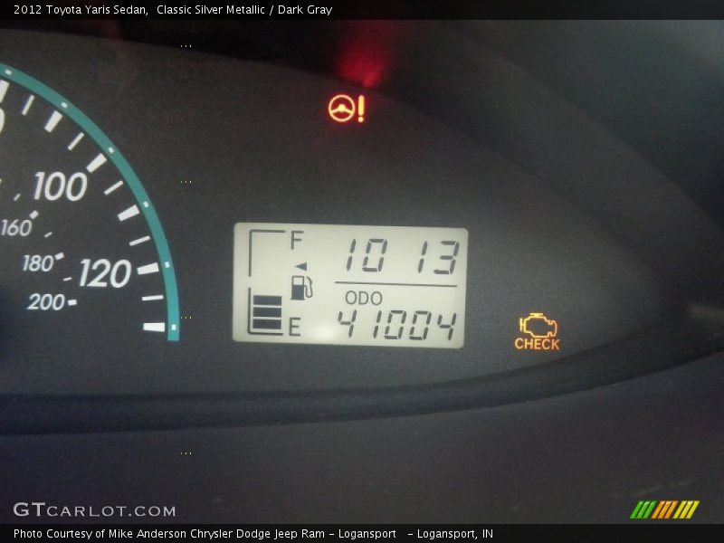 Classic Silver Metallic / Dark Gray 2012 Toyota Yaris Sedan