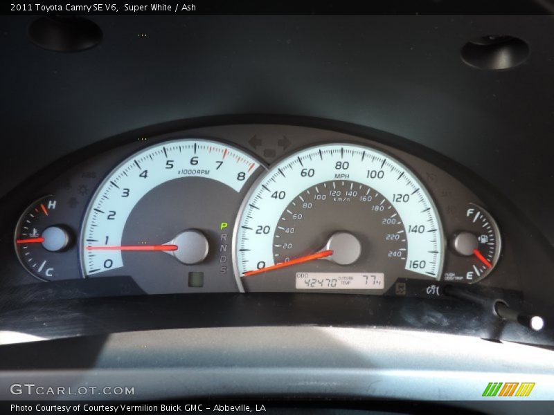 Super White / Ash 2011 Toyota Camry SE V6