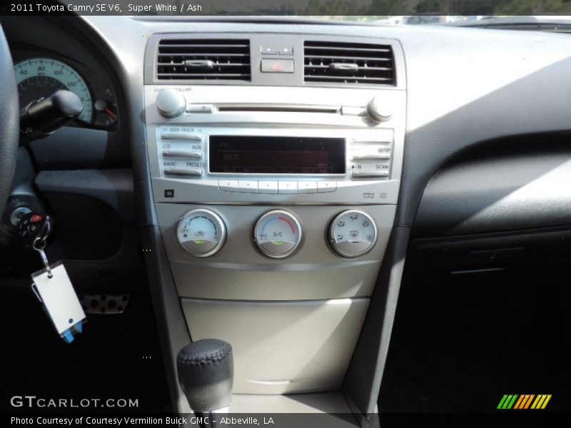 Super White / Ash 2011 Toyota Camry SE V6