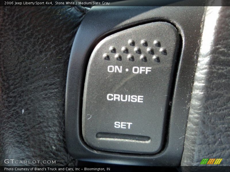 Stone White / Medium Slate Gray 2006 Jeep Liberty Sport 4x4