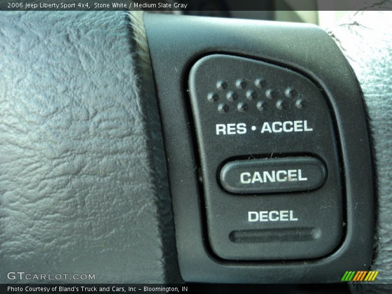 Stone White / Medium Slate Gray 2006 Jeep Liberty Sport 4x4