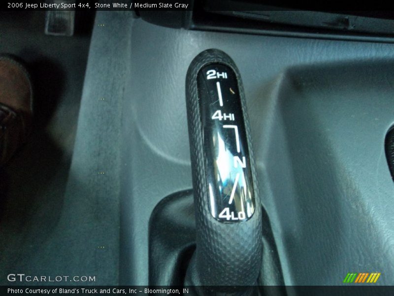 Stone White / Medium Slate Gray 2006 Jeep Liberty Sport 4x4