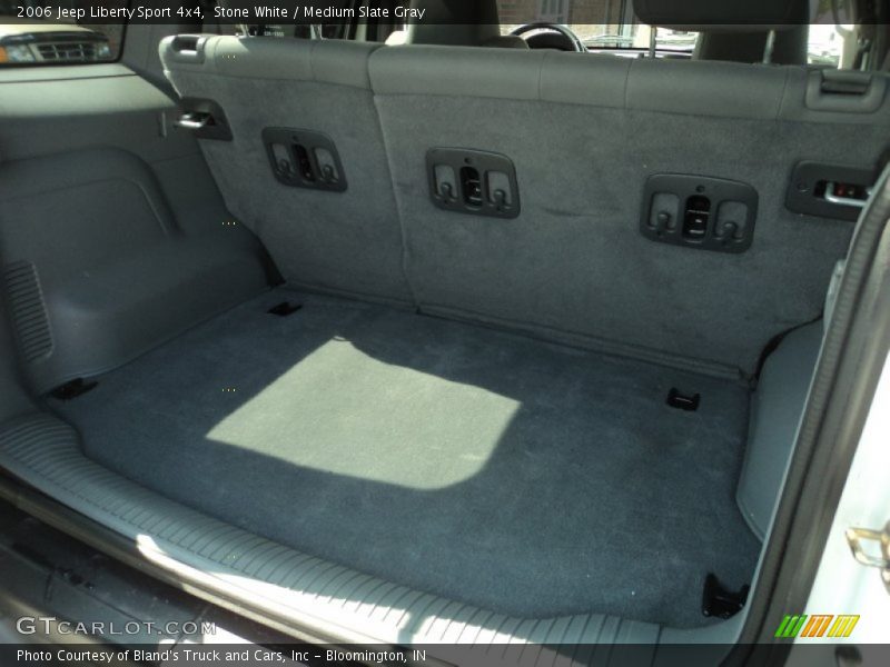 Stone White / Medium Slate Gray 2006 Jeep Liberty Sport 4x4