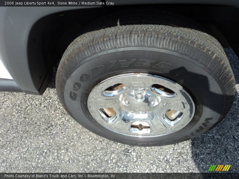 Stone White / Medium Slate Gray 2006 Jeep Liberty Sport 4x4