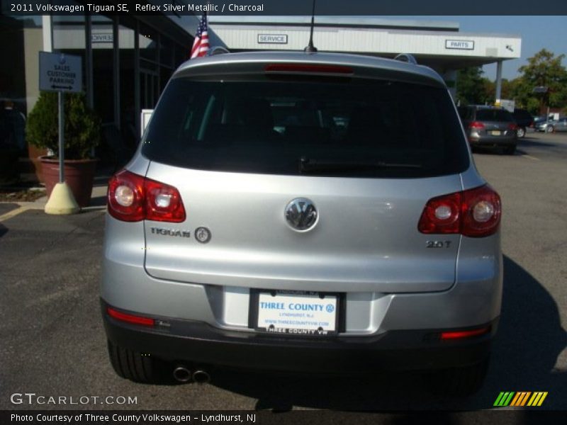 Reflex Silver Metallic / Charcoal 2011 Volkswagen Tiguan SE