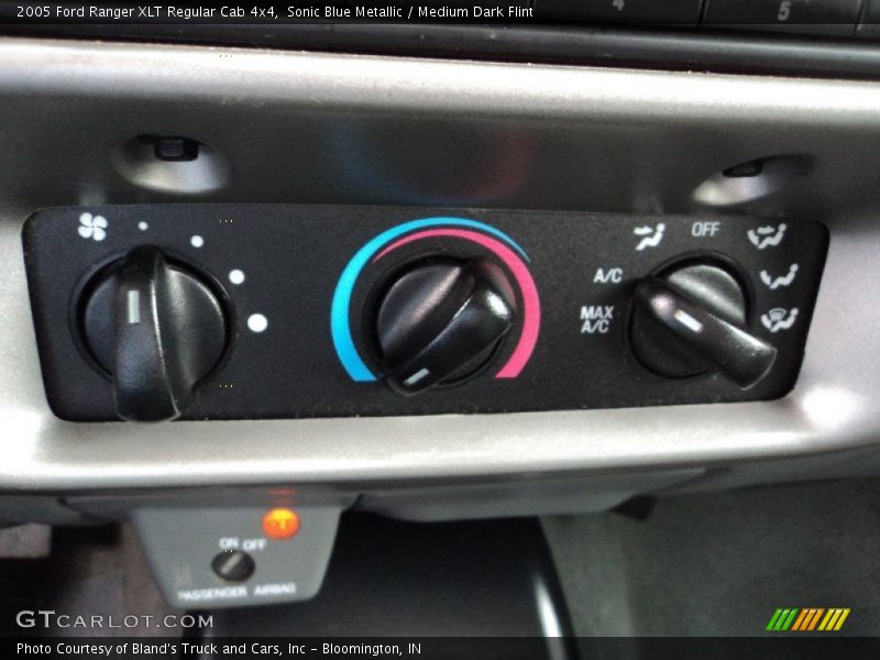 Controls of 2005 Ranger XLT Regular Cab 4x4