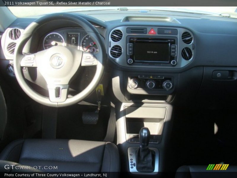 Reflex Silver Metallic / Charcoal 2011 Volkswagen Tiguan SE
