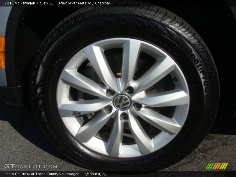 Reflex Silver Metallic / Charcoal 2011 Volkswagen Tiguan SE