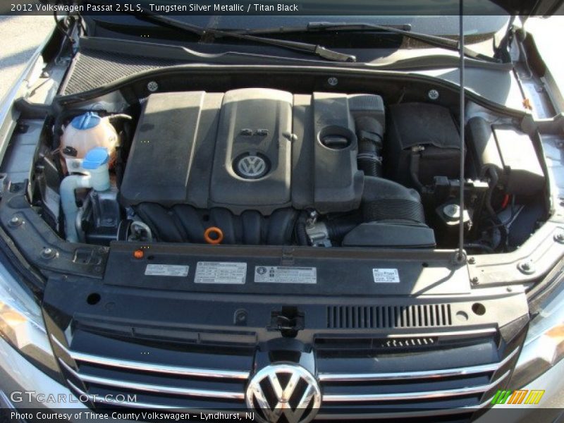 Tungsten Silver Metallic / Titan Black 2012 Volkswagen Passat 2.5L S