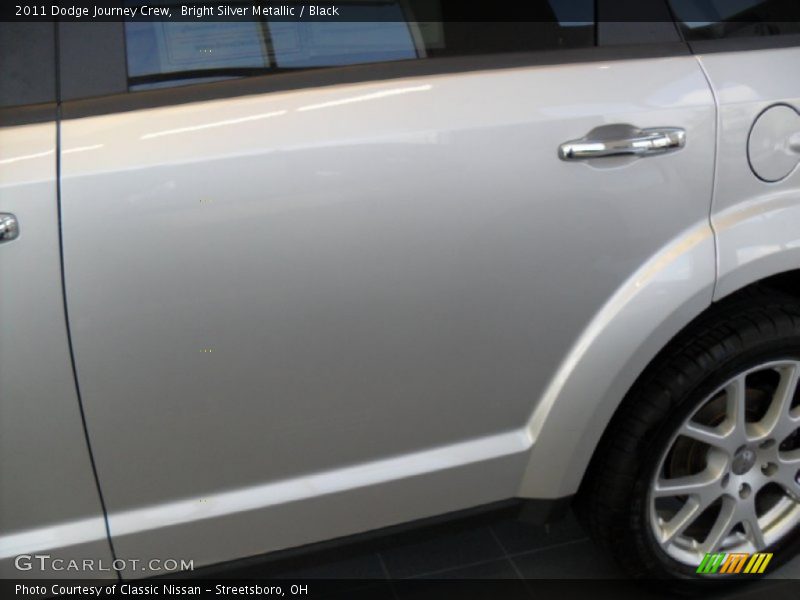 Bright Silver Metallic / Black 2011 Dodge Journey Crew