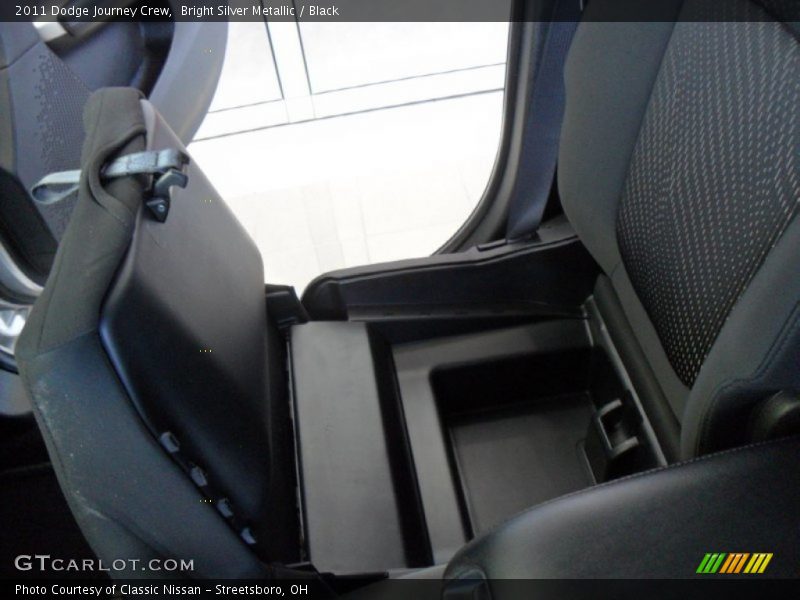 Bright Silver Metallic / Black 2011 Dodge Journey Crew
