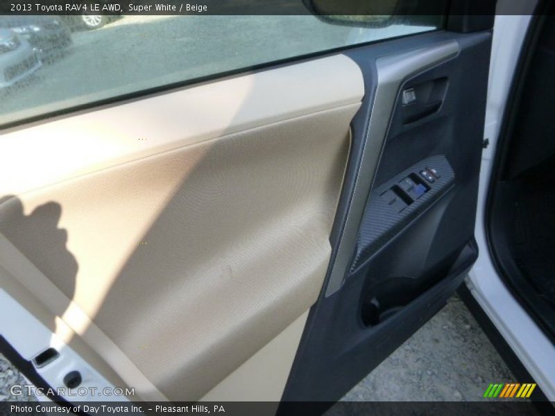 Super White / Beige 2013 Toyota RAV4 LE AWD