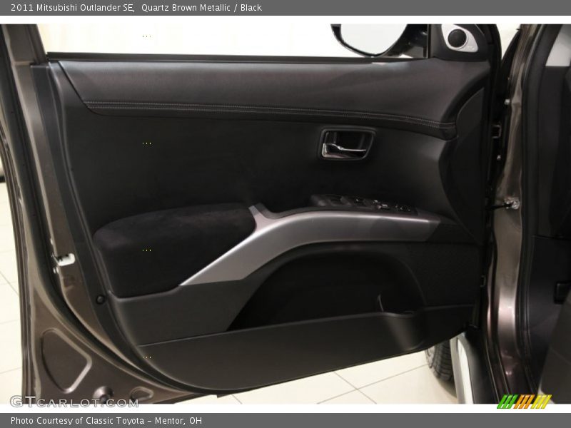 Quartz Brown Metallic / Black 2011 Mitsubishi Outlander SE