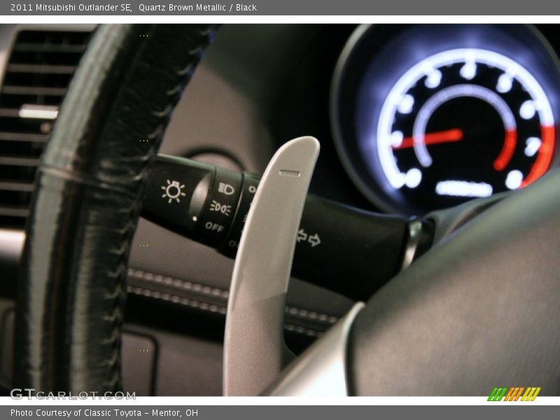 Quartz Brown Metallic / Black 2011 Mitsubishi Outlander SE