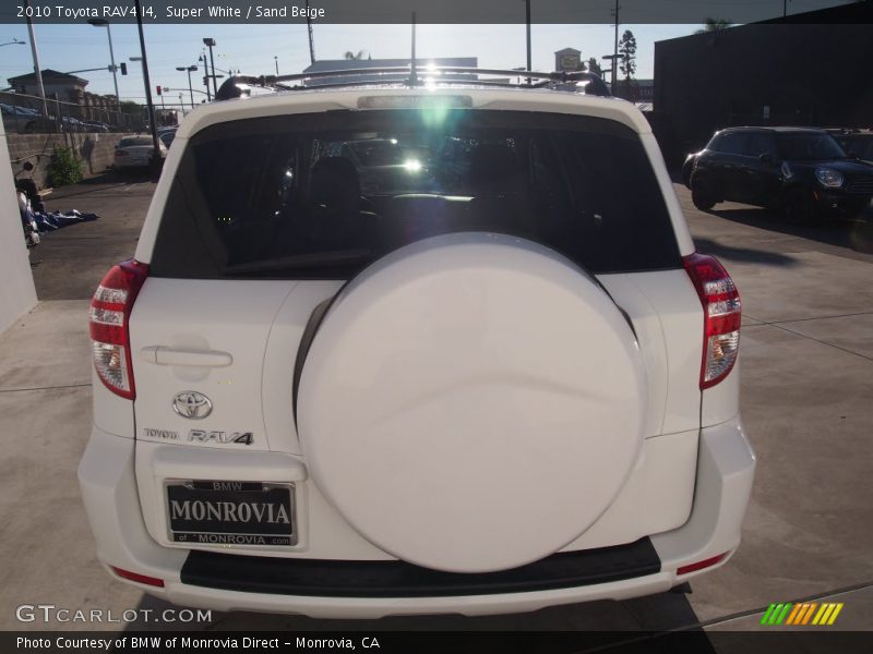 Super White / Sand Beige 2010 Toyota RAV4 I4