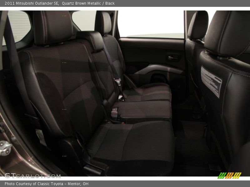 Quartz Brown Metallic / Black 2011 Mitsubishi Outlander SE