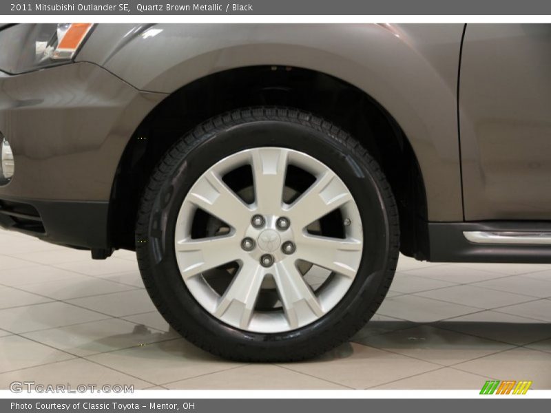 Quartz Brown Metallic / Black 2011 Mitsubishi Outlander SE