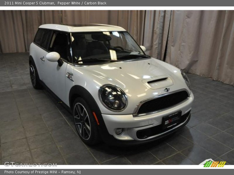 Pepper White / Carbon Black 2011 Mini Cooper S Clubman