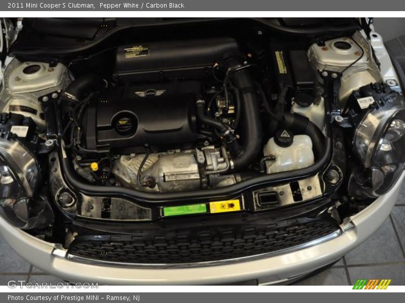 Pepper White / Carbon Black 2011 Mini Cooper S Clubman