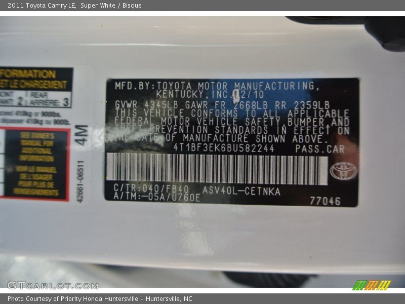 Super White / Bisque 2011 Toyota Camry LE