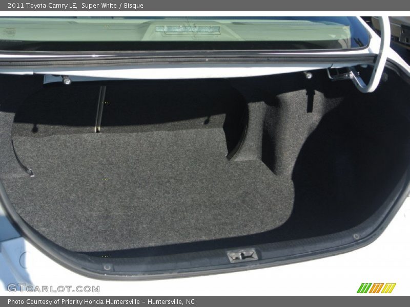 Super White / Bisque 2011 Toyota Camry LE
