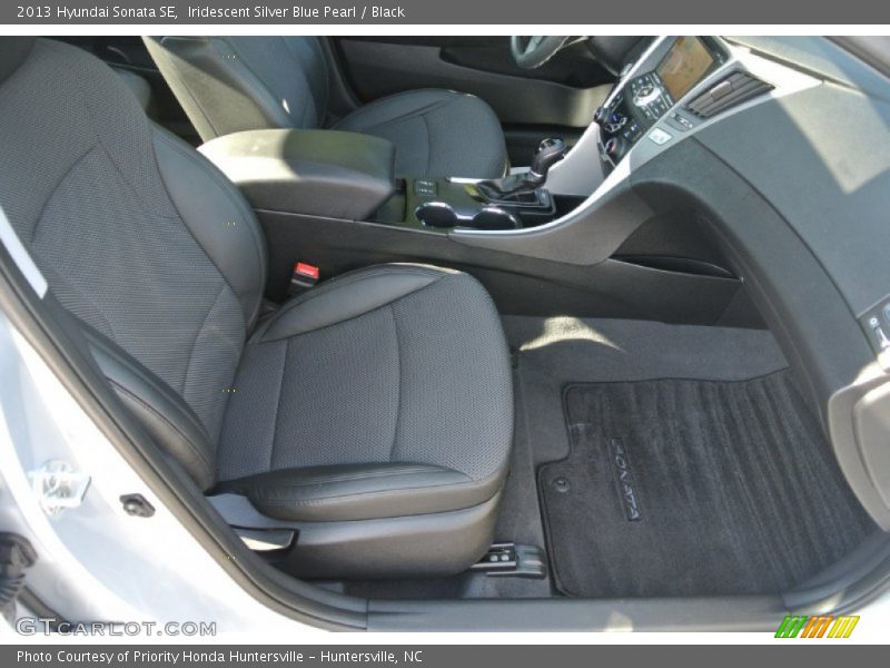 Iridescent Silver Blue Pearl / Black 2013 Hyundai Sonata SE
