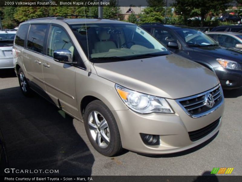 Blonde Maple / Ceylon Beige 2009 Volkswagen Routan SEL
