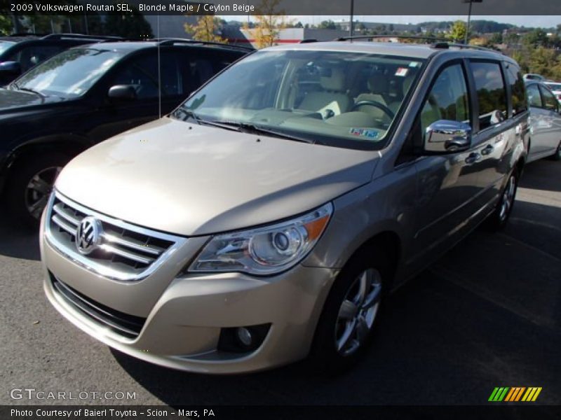 Blonde Maple / Ceylon Beige 2009 Volkswagen Routan SEL