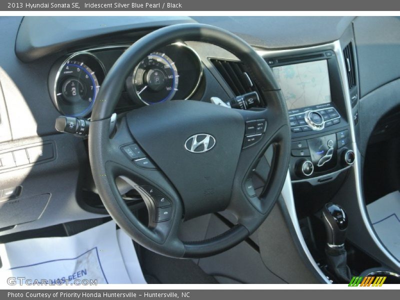 Iridescent Silver Blue Pearl / Black 2013 Hyundai Sonata SE