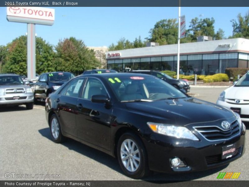 Black / Bisque 2011 Toyota Camry XLE