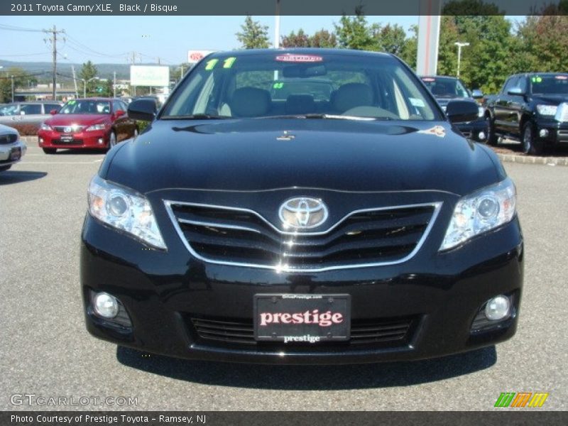 Black / Bisque 2011 Toyota Camry XLE