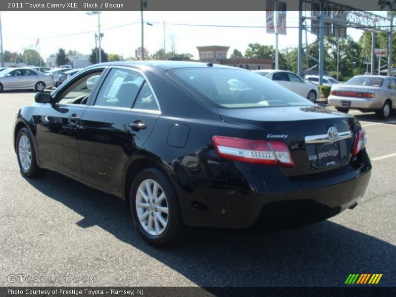 Black / Bisque 2011 Toyota Camry XLE