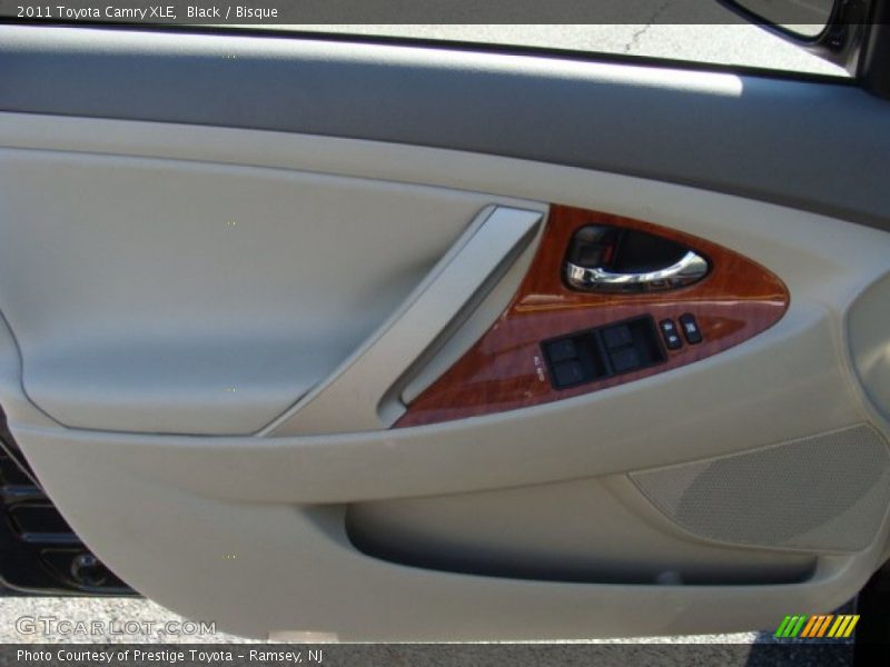 Black / Bisque 2011 Toyota Camry XLE