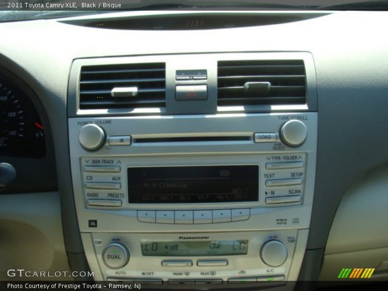 Black / Bisque 2011 Toyota Camry XLE