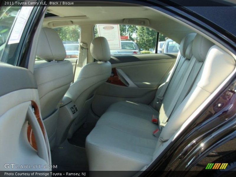 Black / Bisque 2011 Toyota Camry XLE