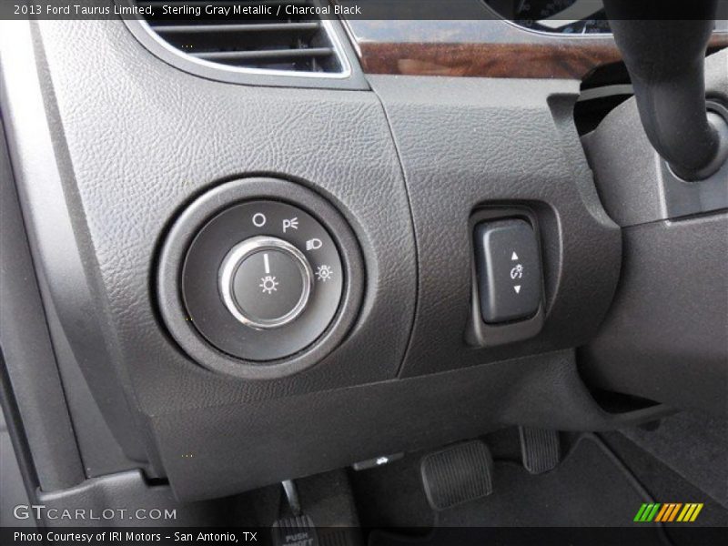 Sterling Gray Metallic / Charcoal Black 2013 Ford Taurus Limited