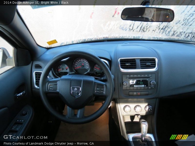 Bright White / Black 2014 Dodge Avenger SE