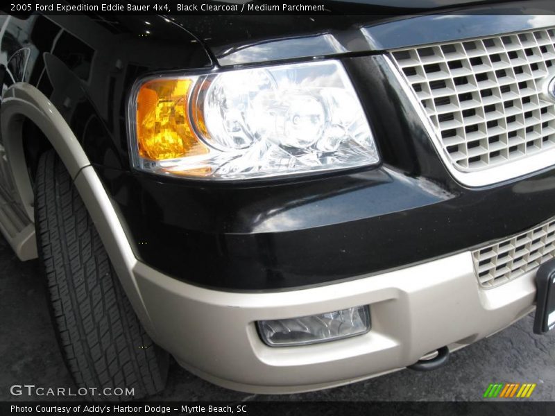 Black Clearcoat / Medium Parchment 2005 Ford Expedition Eddie Bauer 4x4