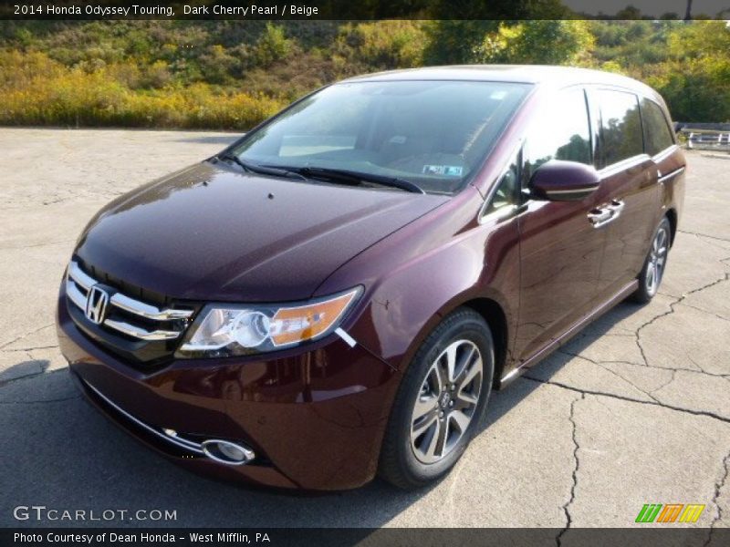 Front 3/4 View of 2014 Odyssey Touring