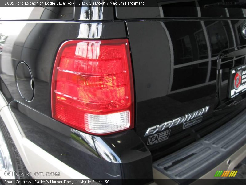 Black Clearcoat / Medium Parchment 2005 Ford Expedition Eddie Bauer 4x4