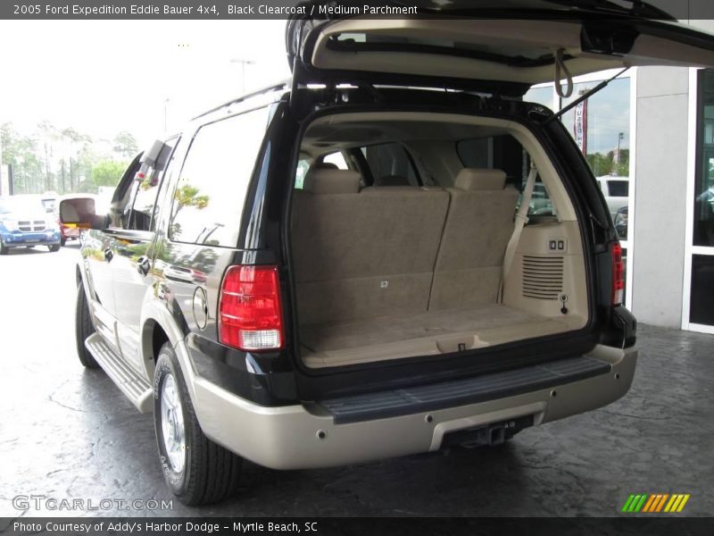 Black Clearcoat / Medium Parchment 2005 Ford Expedition Eddie Bauer 4x4