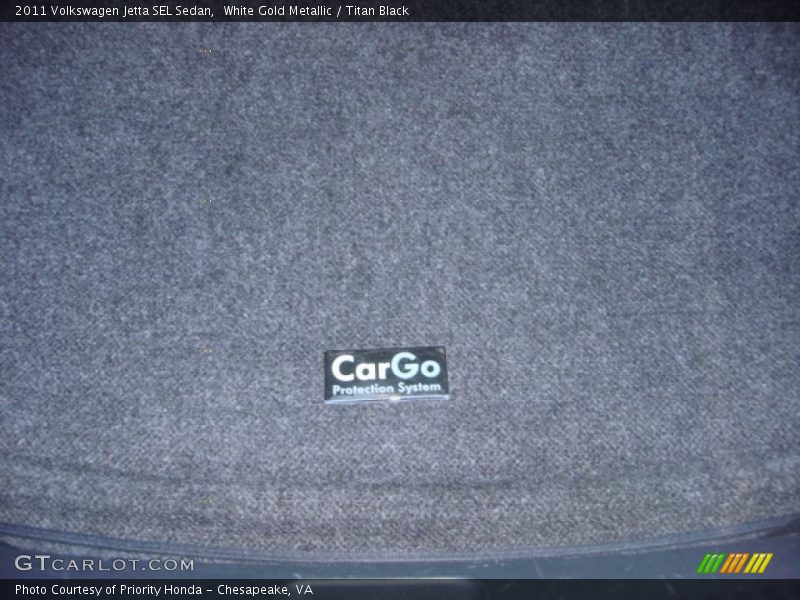 White Gold Metallic / Titan Black 2011 Volkswagen Jetta SEL Sedan