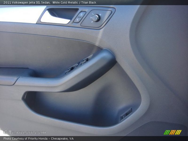 White Gold Metallic / Titan Black 2011 Volkswagen Jetta SEL Sedan