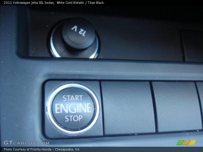 White Gold Metallic / Titan Black 2011 Volkswagen Jetta SEL Sedan