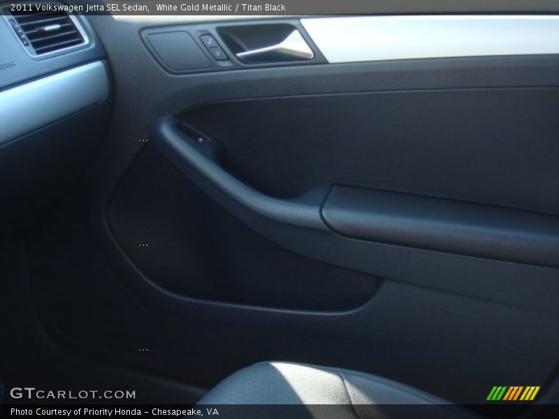 White Gold Metallic / Titan Black 2011 Volkswagen Jetta SEL Sedan
